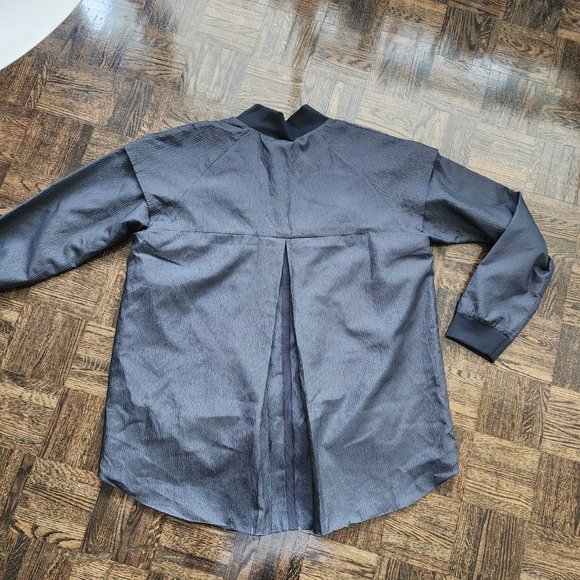 nike light jacket - Picture 2 of 3